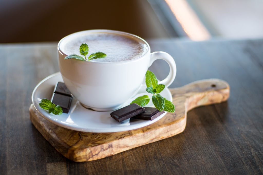 How to make a peppermint mocha latte